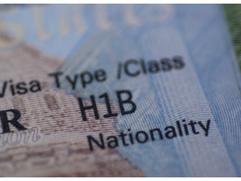 Una visa de trabajo para USA no es igual que una visa de inmigrante, por lo que el récord migratorio no tiene el mismo peso en estos casos.