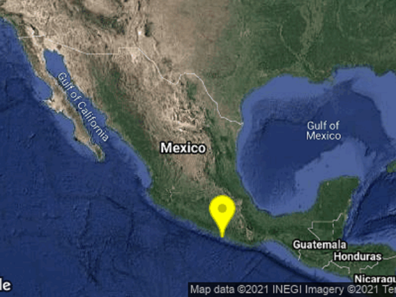 Un sismo de 5.7 grados sacudió varios estados de México la noche de este viernes.