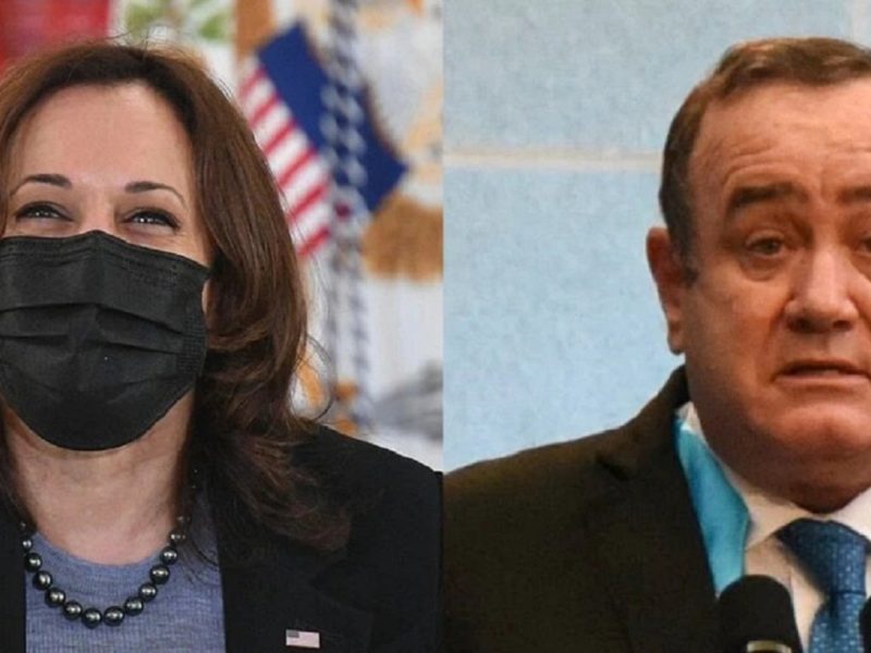 Imagen compuesta de la vicepresidenta de Estados Unidos, Kamala Harris, y el presidente de Guatemala, Alejandro Giammattei.