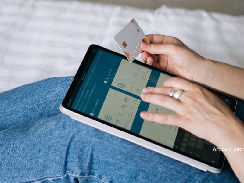 ¿Sabías que los envíos de dinero a México salen más baratos por internet? Limón te cuenta al respecto.