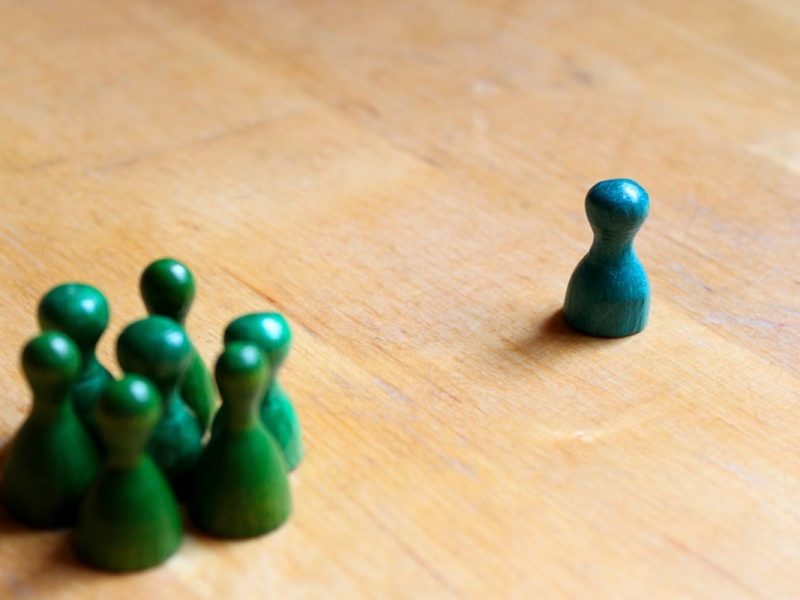 Qué puedes hacer si sufres discriminación laboral y eres migrantes