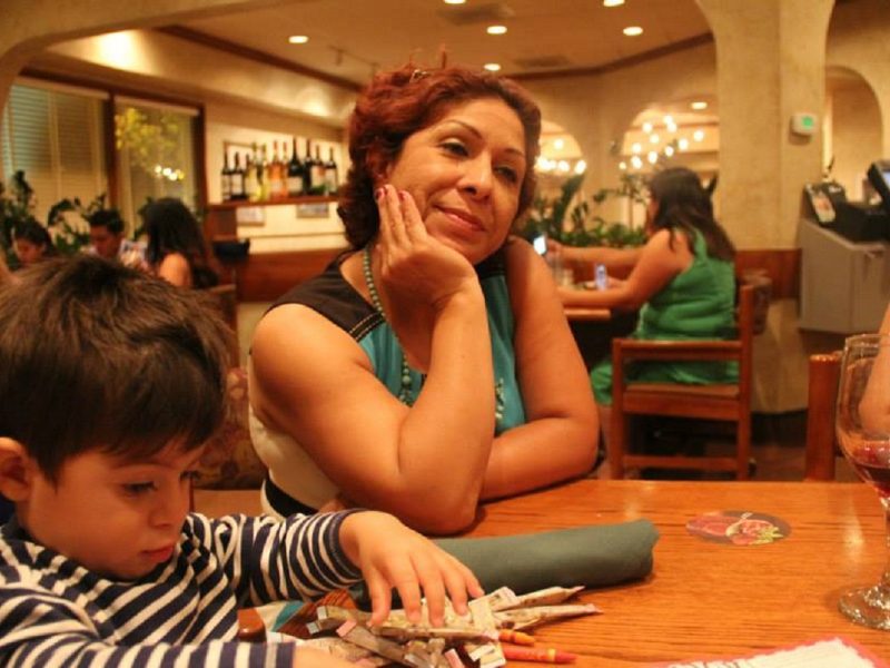 Rocío Rebollar Gómez no sólo ha perdido contacto con sus hijos en cada separación; también tiene nietos que la esperan en casa.