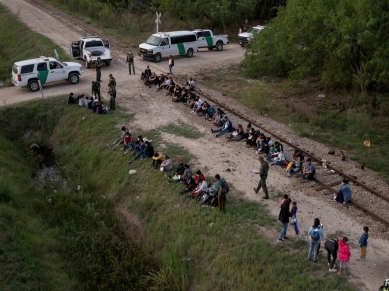 Gobierno de Joe Biden reunificará a 29 familias de migrantes