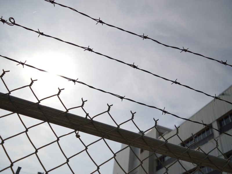 Texas ya tiene un centro de detención para familias migrantes.