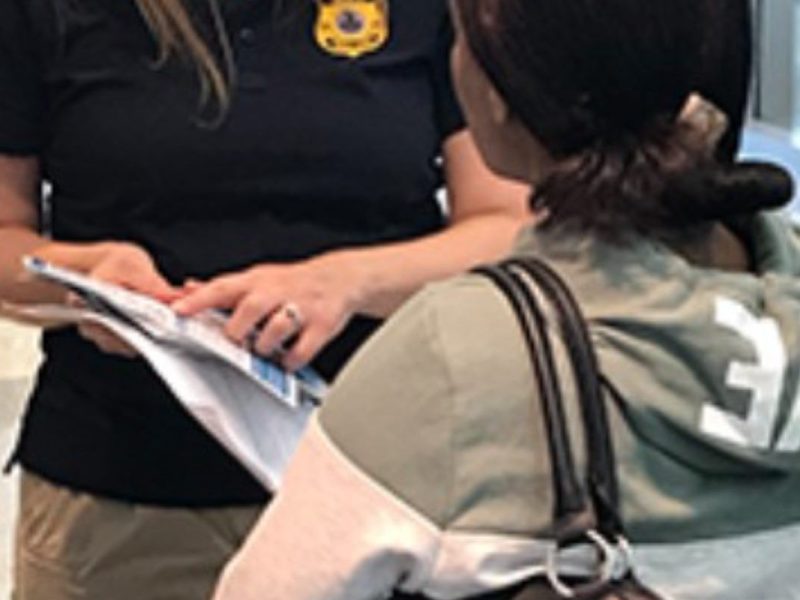 Los 9 factores que ICE evalúa con su nueva guía de deportaciones