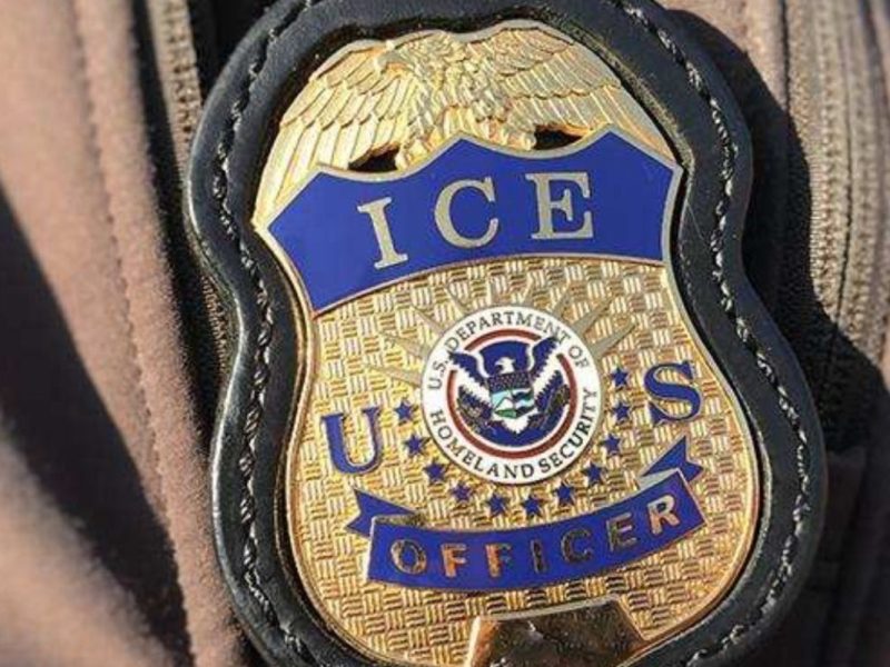 ICE violó sus estándares médicos y contribuyó a la muerte de migrantes.