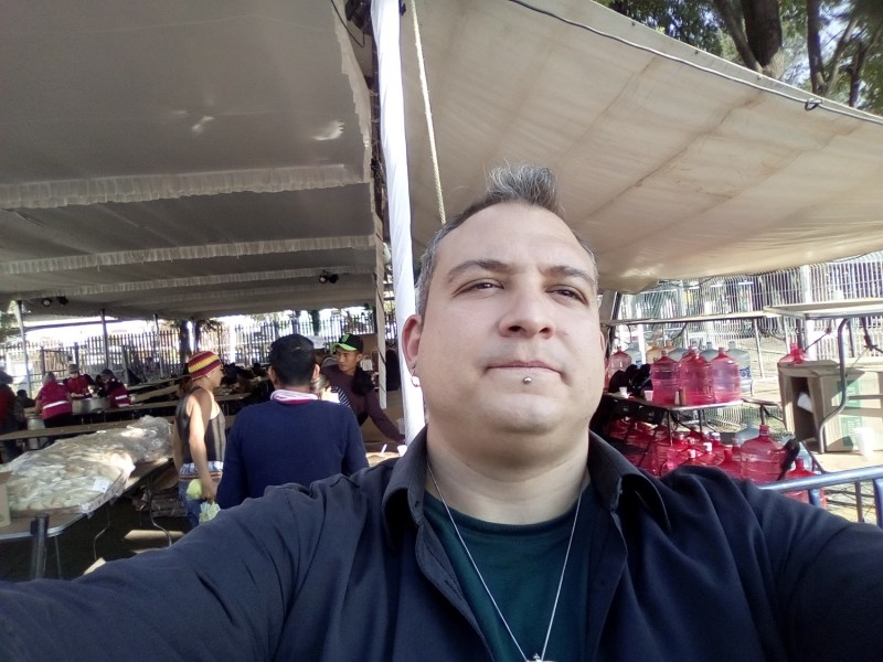 José Riaza visita campamento de migrantes en la CDMX. | Cortesía de José Riaza.
