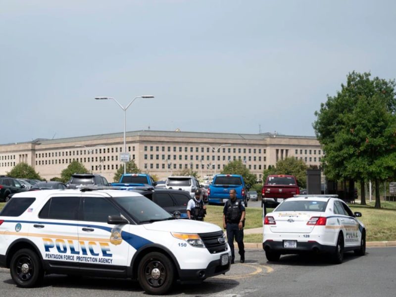 Cierran Pentágono de USA tras un tiroteo en una estación de metro cercana.