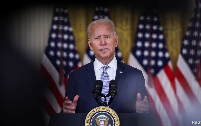 El presidente Joe Biden se dirige a los medios de comunicación, desde la Casa Blanca, el 12 de agosto de 2021, para hablar sobre la situación en Afganistán.