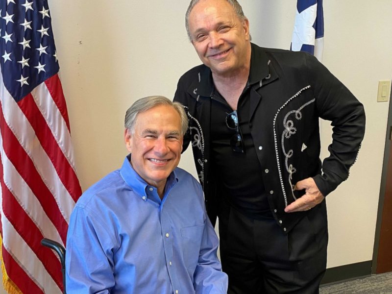 Greg Abbott ha recibido diversas críticas por su manejo de la pandemia de Covid-19.