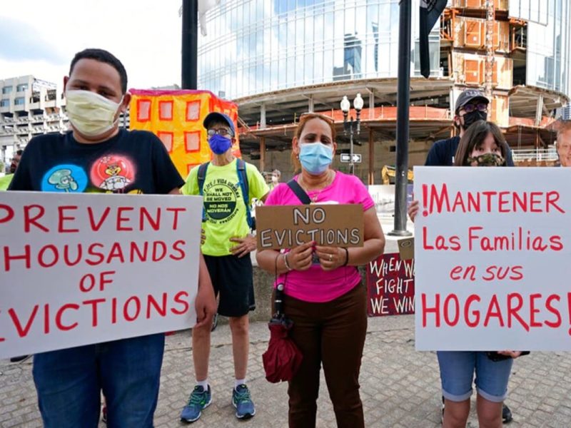 Permite Suprema Corte de USA reanudar desalojos en medio de pandemia.