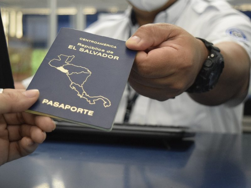 El Pasaporte de El Salvador tiene un costo de 60 dólares