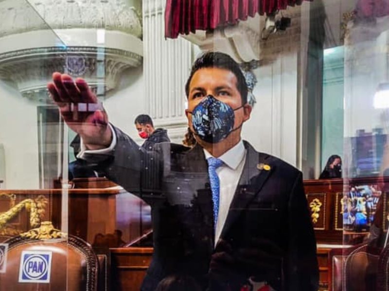 El 1 de septiembre Raúl Torres tomó protesta para ocupar formalmente la diputación migrante