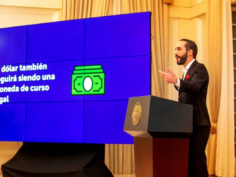 El presidente de El Salvador, Nayib Bukele, en junio en conferencia sobre la Ley Bitcoin.