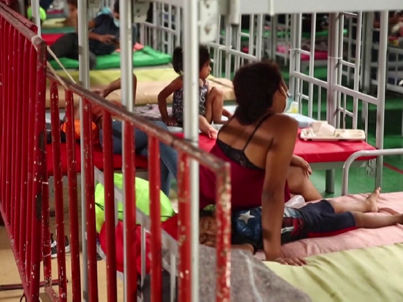 Miles de solicitantes de asilo están varados en la frontera con México. La política de enviarlos a la frontera inició desde el gobierno de Barack Obama.