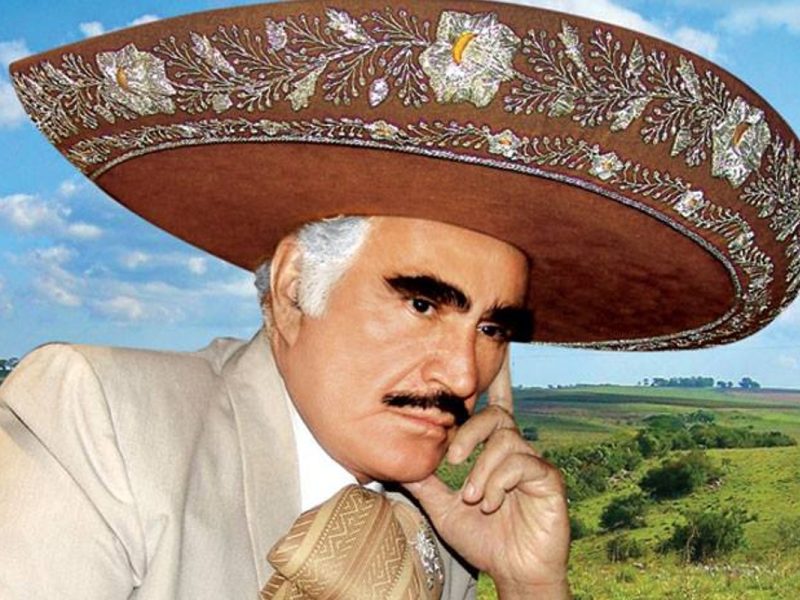 Muere Vicente Fernández, leyenda de la música ranchera.