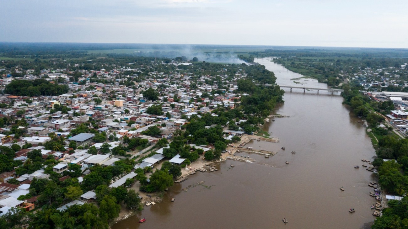 Al andar, los kilómetros se vuelven más largos. | Foto: Cortesía de Alejandro Saldívar, fotorreportero de Proceso.