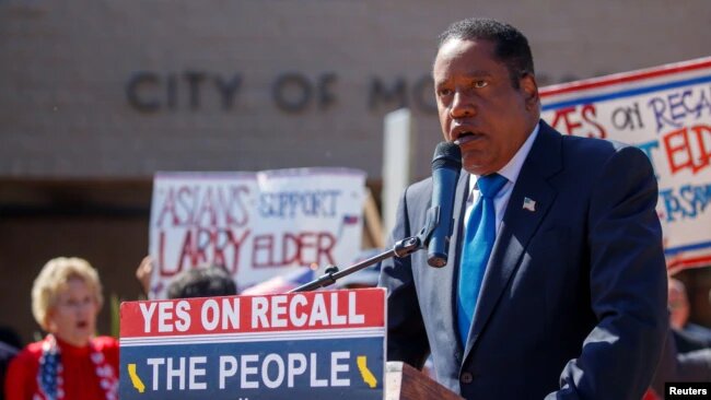 Larry Elder, principal competidor del gobernador Gavin Newsom. | Foto: VOA/Reuters.
