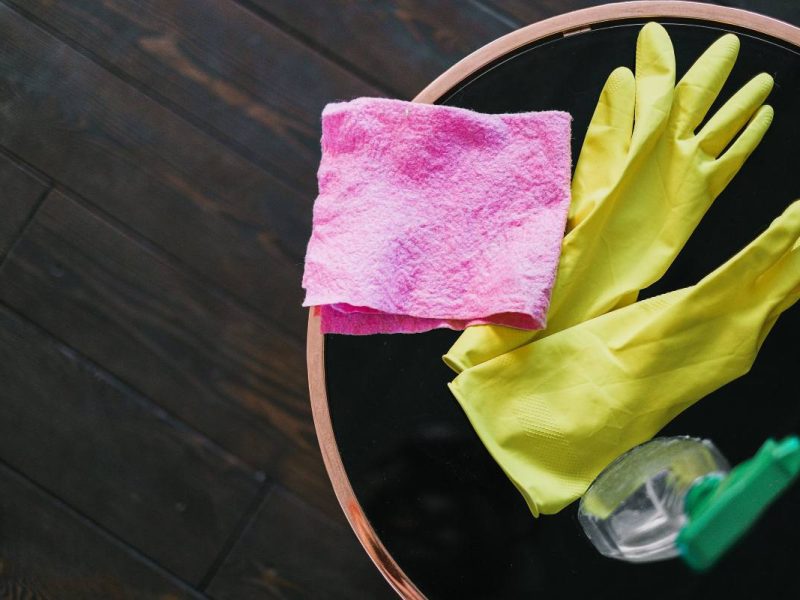 Las trabajadoras domésticas de Chicago tendrán derecho un contrato por escrito en 2022