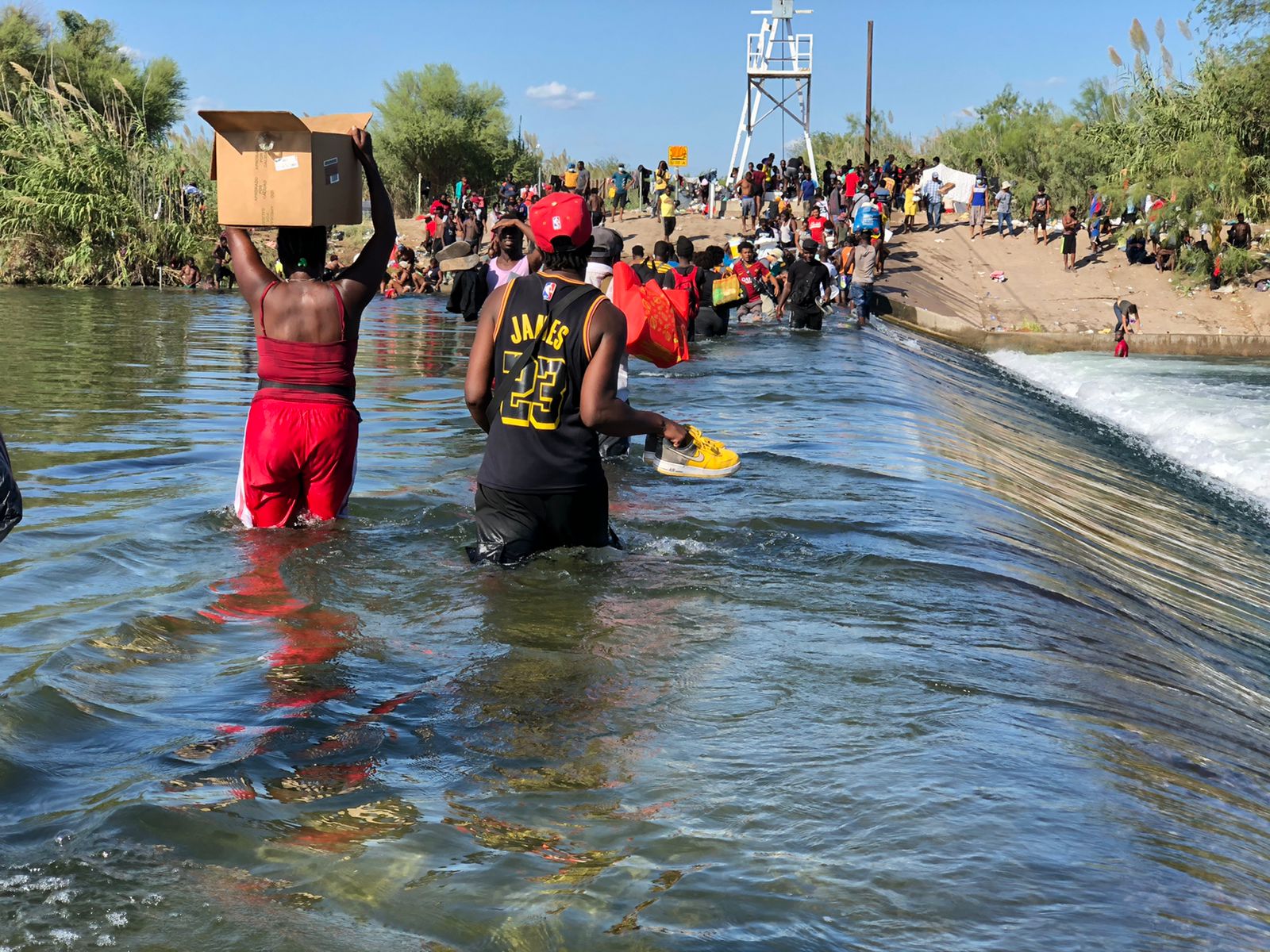 Desde inicios de año, Estados Unidos ha recibid una gran cantidad de migrantes en sus fronteras. En muchos casos, las autoridades terminan deportándolos. | Foto: Cortesía de Guillermo Flores.