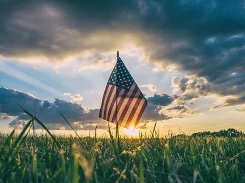 Ley de Registro para inmigrantes en Estados Unidos; así los beneficia.