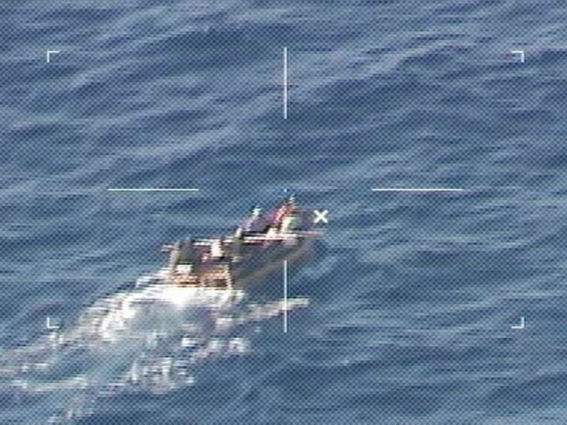 Guardia Costera rescata a 400 inmigrantes haitianos que viajaban en barcos sobrecargados.