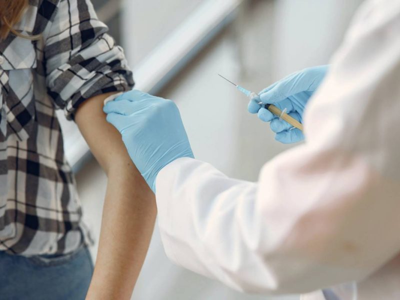 California pedirá vacuna contra la Covid-19 a los alumnos de más de 12 años