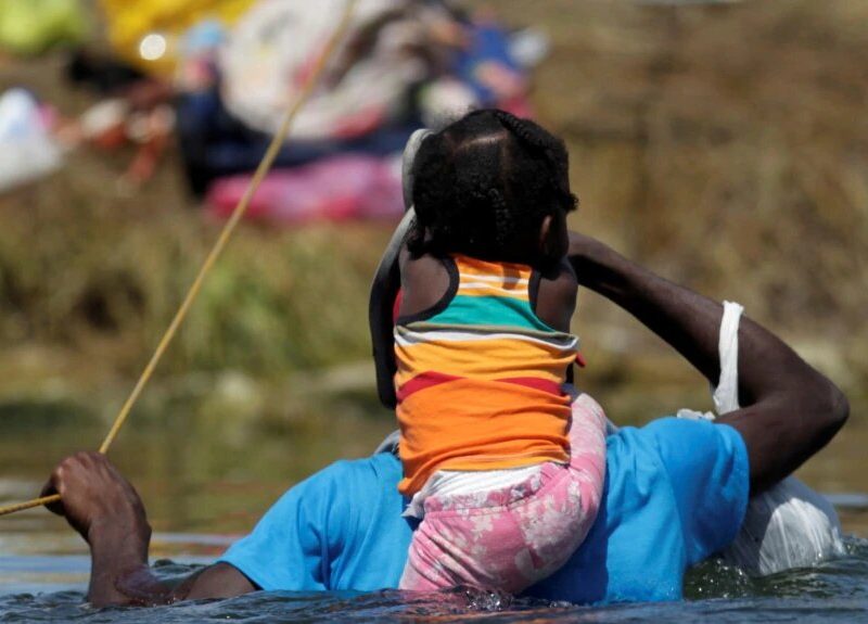 La red de tráfico de migrantes promovía, principalmente, la migración de niños, incluso sin acompañantes.