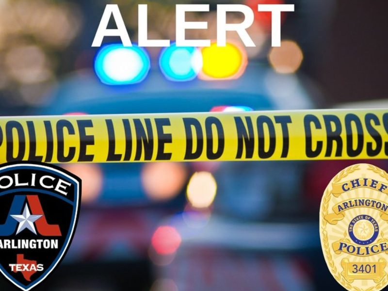 Reportan 4 heridos y 4 muertos tras tiroteo en escuela secundaria de Arlington, Texas.