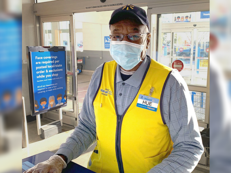 Estas becas universitarias son sólo para empleados. Si trabajas en Walmart o Amazon puedes aplicar y estudiar con apoyos del 100%.