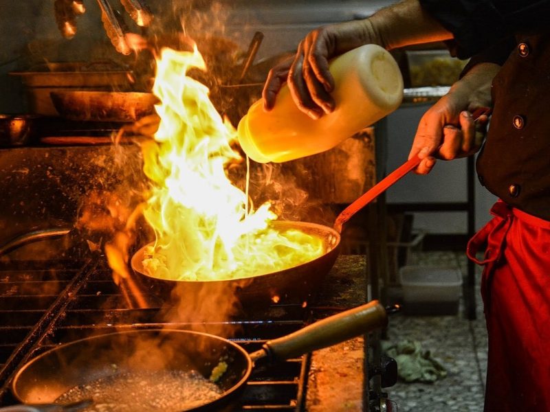 Este puesto de trabajo en California es para sous chef, la mano derecha de los chefs ejecutivos en los restaurantes.