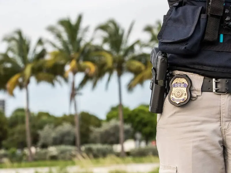 ​​Prohíben al ICE realizar redadas migratorias en lugares de trabajo: Alejandro Mayorkas