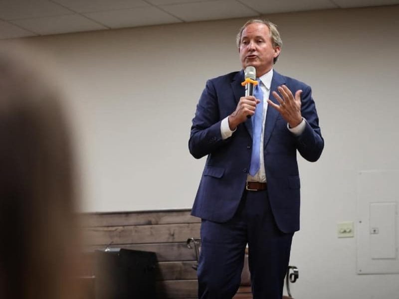 Fiscal de Texas presentará acciones legales para frenar políticas migratorias de Joe Biden.