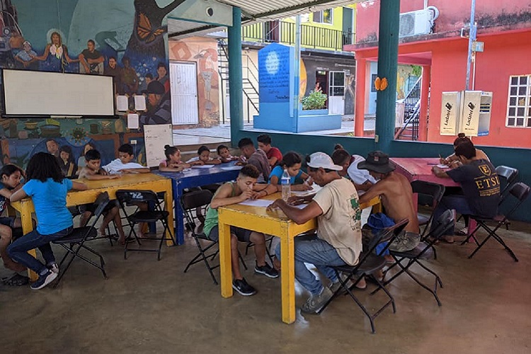 Los albergues para migrantes al sur de México están agotando sus recursos por un incremento en la llegada de inmigrantes de Centroamérica y El Caribe.