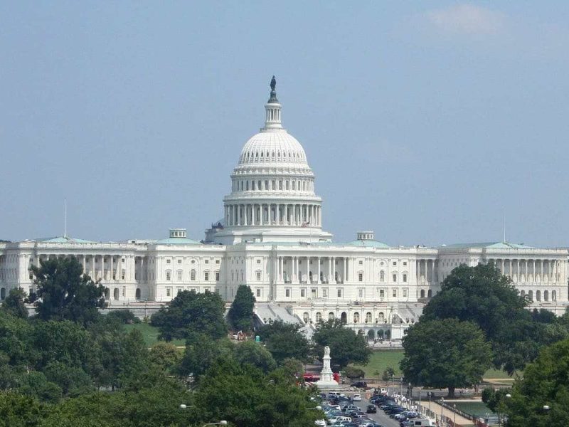 Demócratas proponen nuevo plan de inmigración, pero no incluye ciudadanía.