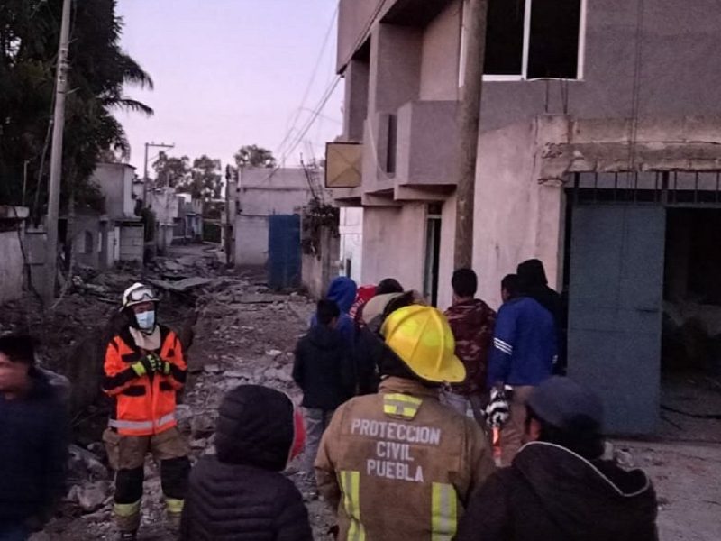 El gobierno de Puebla reparará los daños provocados por la explosión de una toma de gas clandestina.