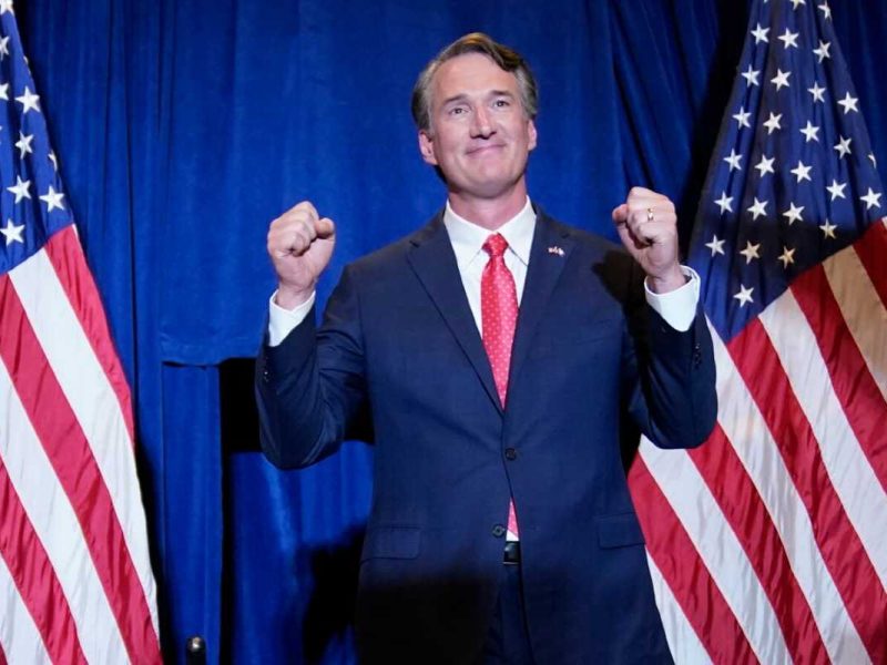 El gobernador electo de Virginia, Glenn Youngkin, habló a sus partidarios después de que derrotó al demócrata Terry McAuliffe en las elecciones.