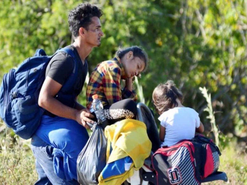 Caravana de migrantes avanza por México rumbo a USA.