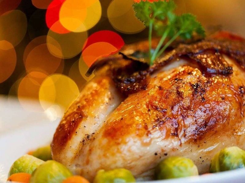 La cena de Día de Acción de Gracias no está completa sin el pavo.