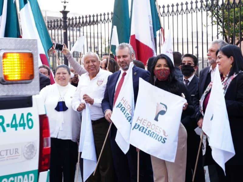 Autoridades del gobierno federal, del gobierno del estado de Michoacán dan banderazo de salida al Operativo Invierno 2021 del Programa Héroes Paisanos.