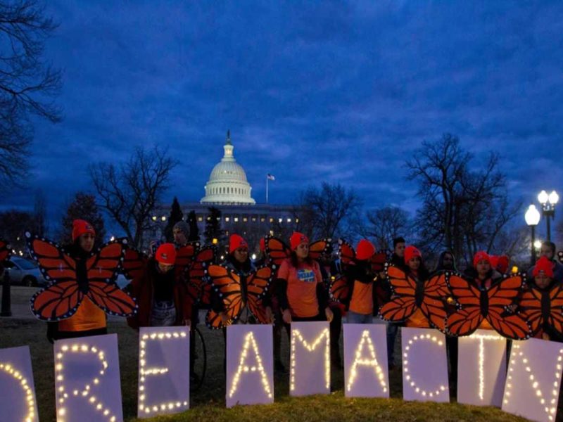 Senado enfrenta 3 retos sobre la protección de indocumentados.