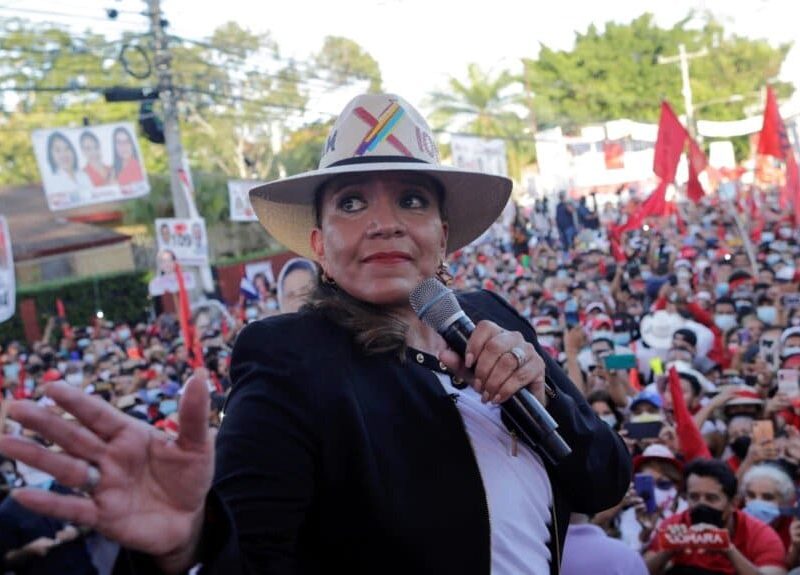 Xiomara Castro durante el acto de clausura de su campaña electoral en San Pedro Sula, Honduras, el 20 de noviembre de 2021.