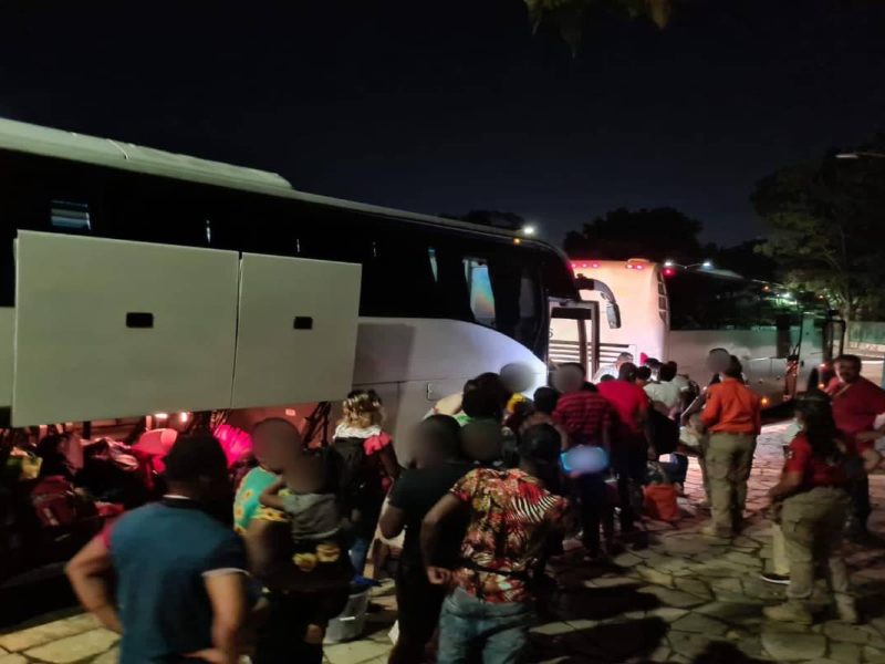 El INM repatriará en autobuses a migrantes centroamericanos. Los autobuses recorrerán distancias de 456 kilómetros a Guatemala (el punto más cercano) hasta unos cuatro mil kilómetros a Panamá (la distancia más larga)