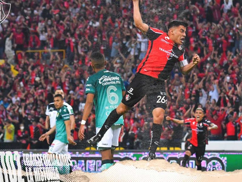 Atlas rompe la maldición de 70 años y se corona como campeón del fútbol mexicano.