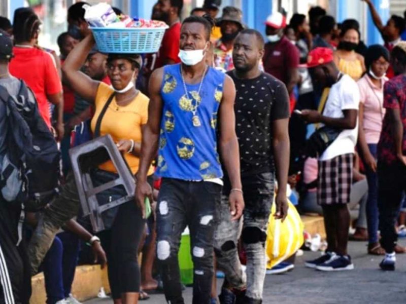 México crea plan para regularizar a migrantes haitianos.