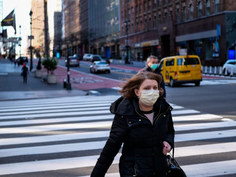 Debido al aumento de los casos de Covid-19 en Nueva York, la ciudad dará una bonificación a quienes reciban una vacuna de refuerzo.