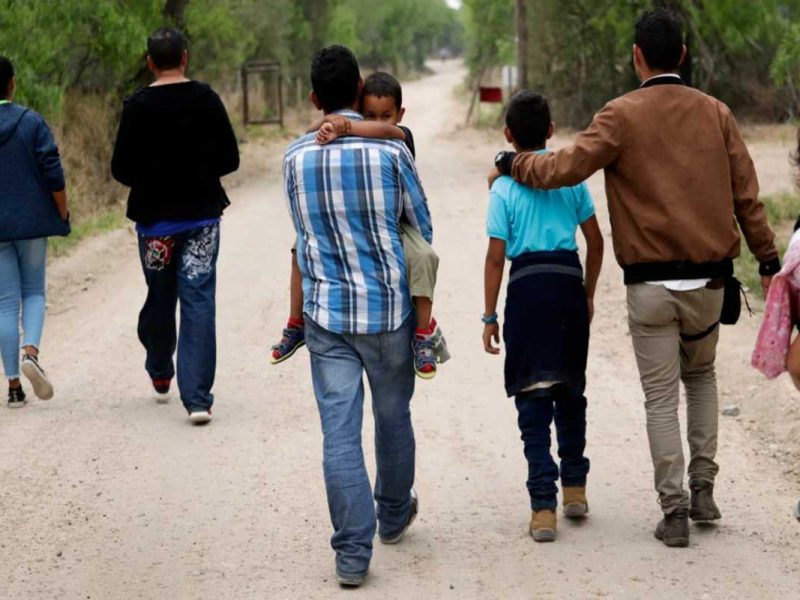 USA ha reunido a 100 niños migrantes con sus familias.