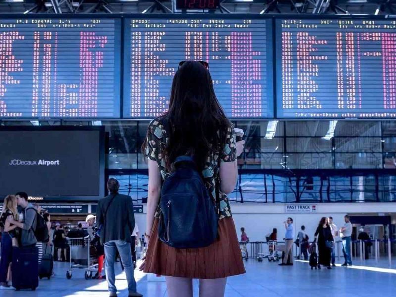 Los beneficiarios de la green card tienen restricciones para viajar fuera de Estados Unidos.