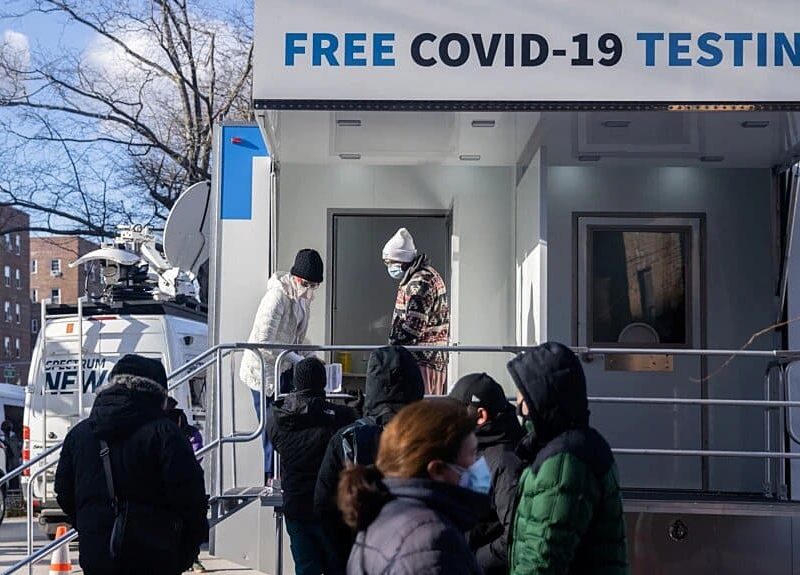 En Estados Unidos los centros dónde se realizan pruebas de Covid-19 están saturados.