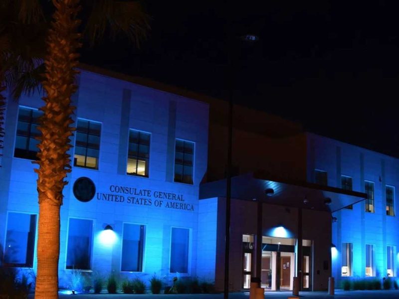 Consulado de Estados Unidos en Tijuana ofrece trabajo para asistente de visas; no piden universidad.